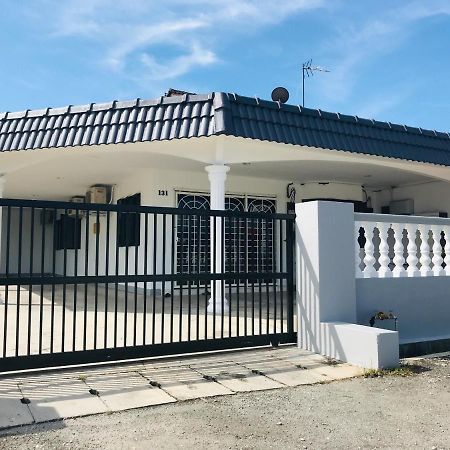 Cozy And Comfortable Homestay In Sungai Siput Bagian luar foto
